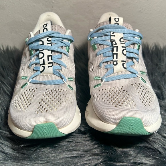 On Running Cloudsurfer 'Pearl Ivory' Women's White and Green Sneakers Size 7 - Picture 7 of 10